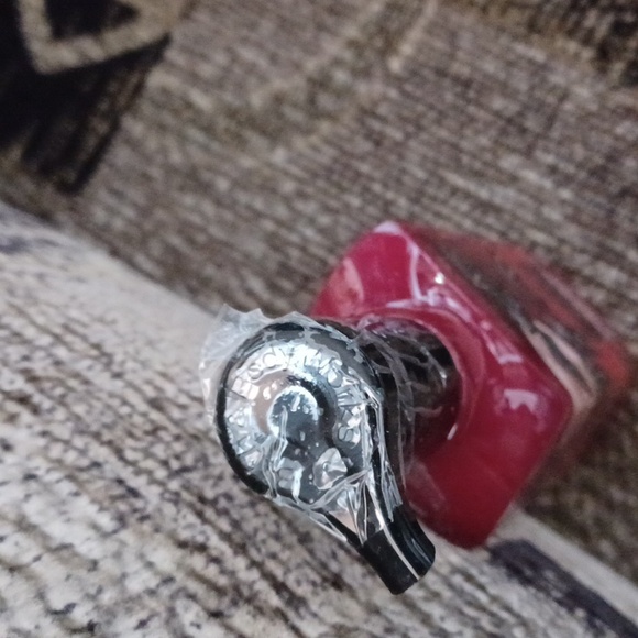 4/$40 New Vampire Blood Scented Cleansing Gel Hand Soap - 1 Pump Bottle - Picture 6 of 7